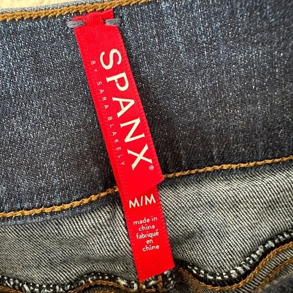 Spanx Dark Wash Distressed Skinny Rolled Hem Jeans Size M - Picture 2 of 4